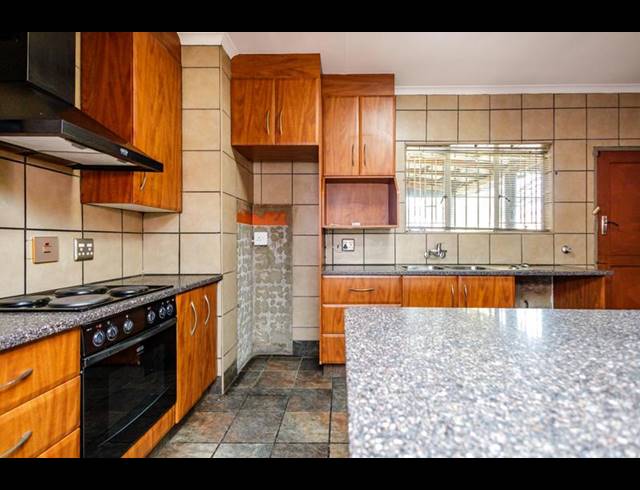 3 BEDROOM HOUSE FOR SALE IN SUNWARD PARK